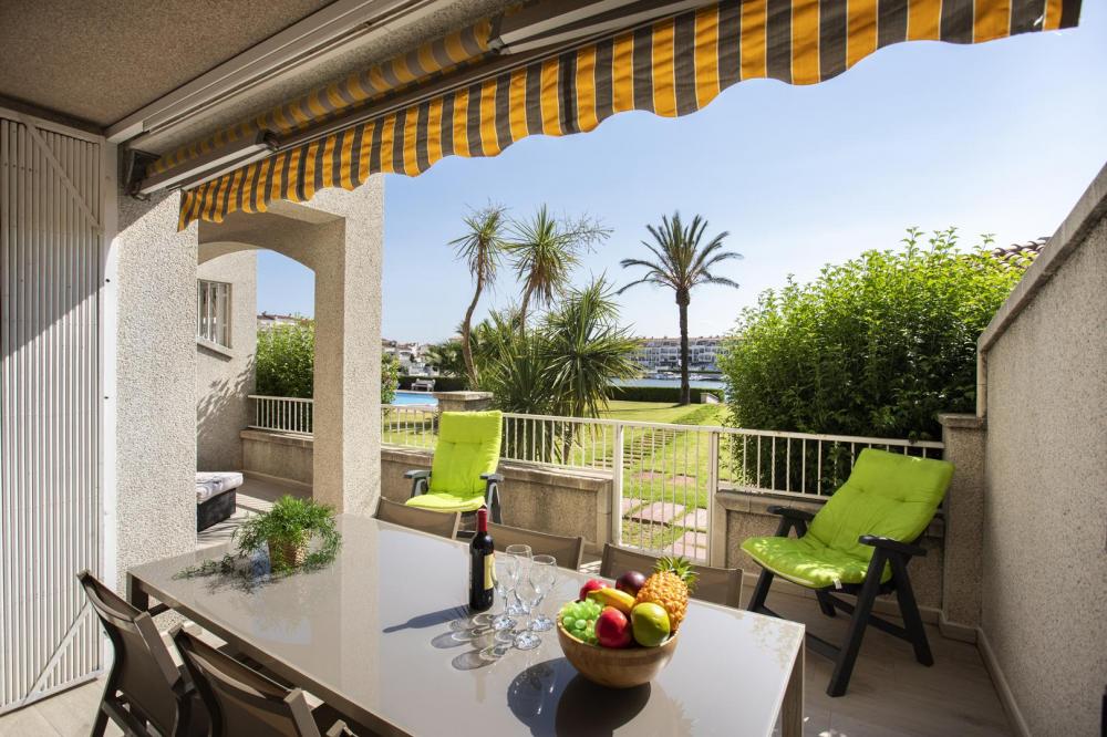 1007 Apartamento planta baja con 2 habitaciones vista al lago Apartamento Lago San Maurici Empuriabrava