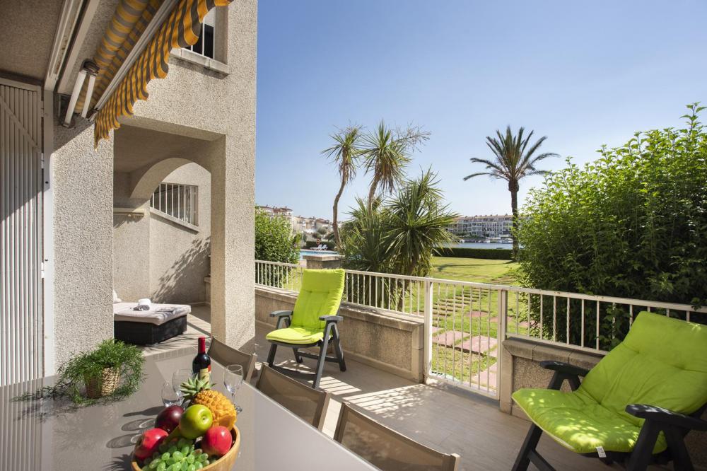 1007 Apartamento planta baja con 2 habitaciones vista al lago Apartamento Lago San Maurici Empuriabrava