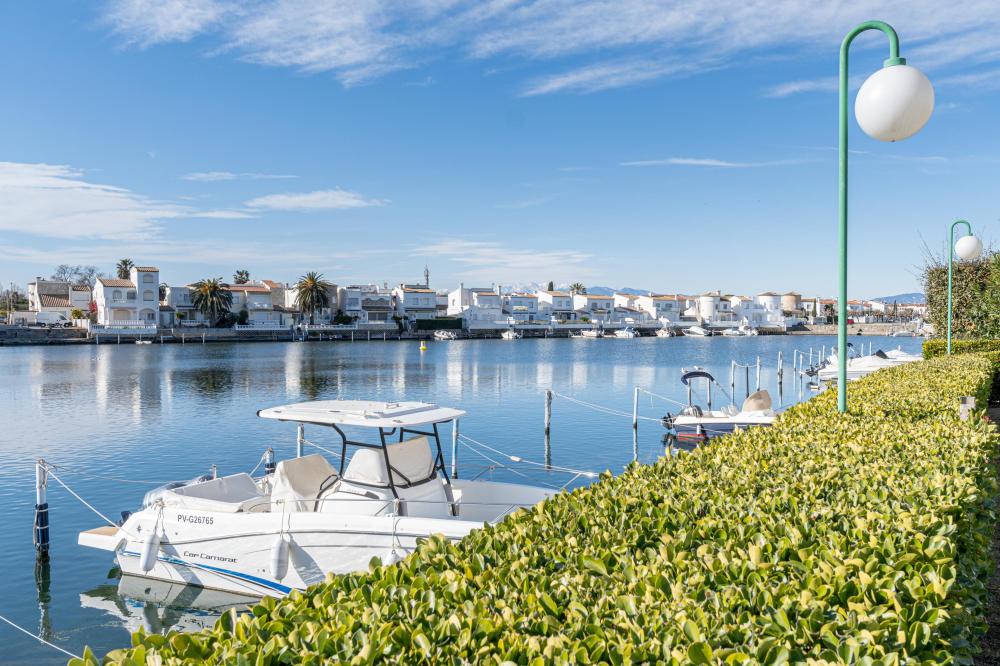 1007 Apartamento renovado planta baja con 2 habitaciones vista al lago Apartamento Lago San Maurici Empuriabrava