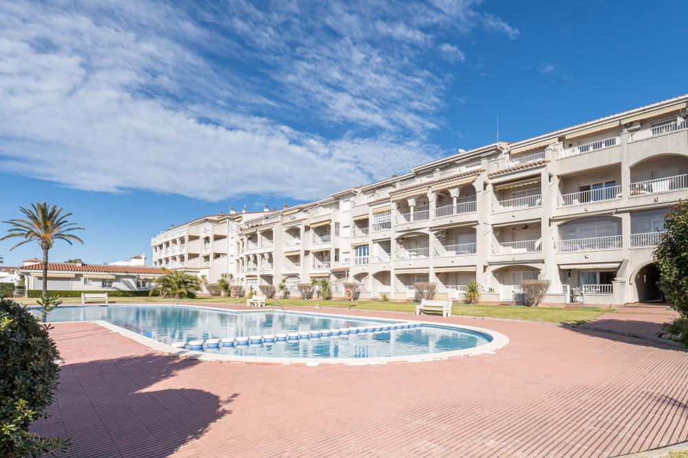 1007 Apartamento renovado planta baja con 2 habitaciones vista al lago Apartamento Lago San Maurici Empuriabrava