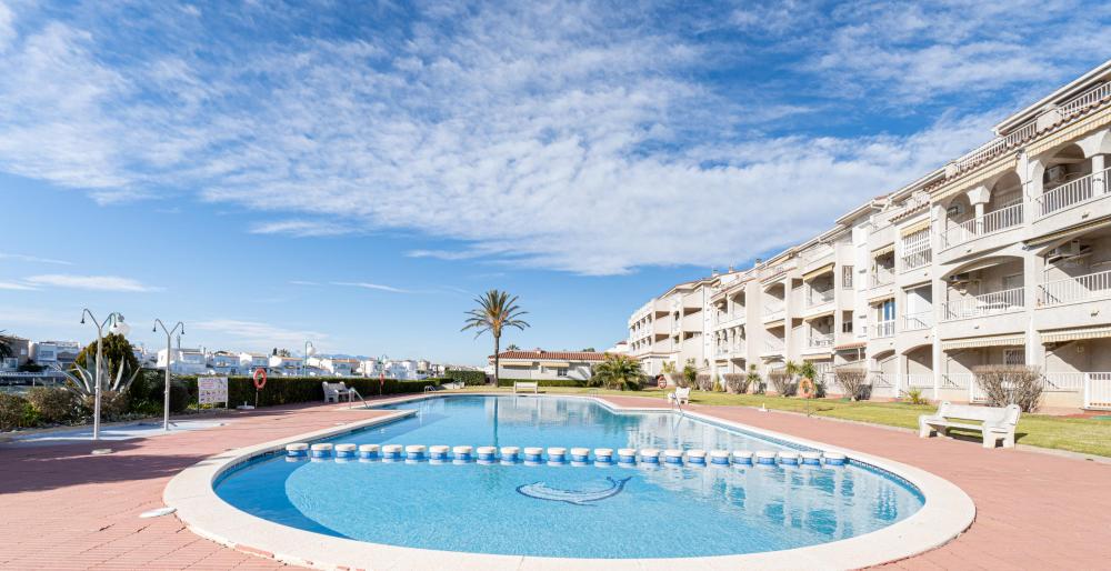 1007 Apartamento renovado planta baja con 2 habitaciones vista al lago Apartamento Lago San Maurici Empuriabrava