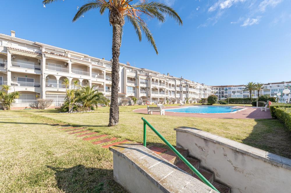 1007 Apartamento renovado planta baja con 2 habitaciones vista al lago Apartamento Lago San Maurici Empuriabrava