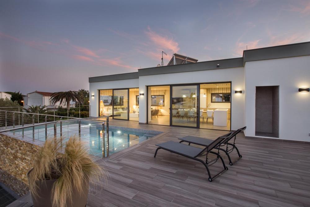 2015 Villa de lujo con 5 dormitorios , piscina y amarre Casa aislada / Villa Requesens Castelló d'Empúries