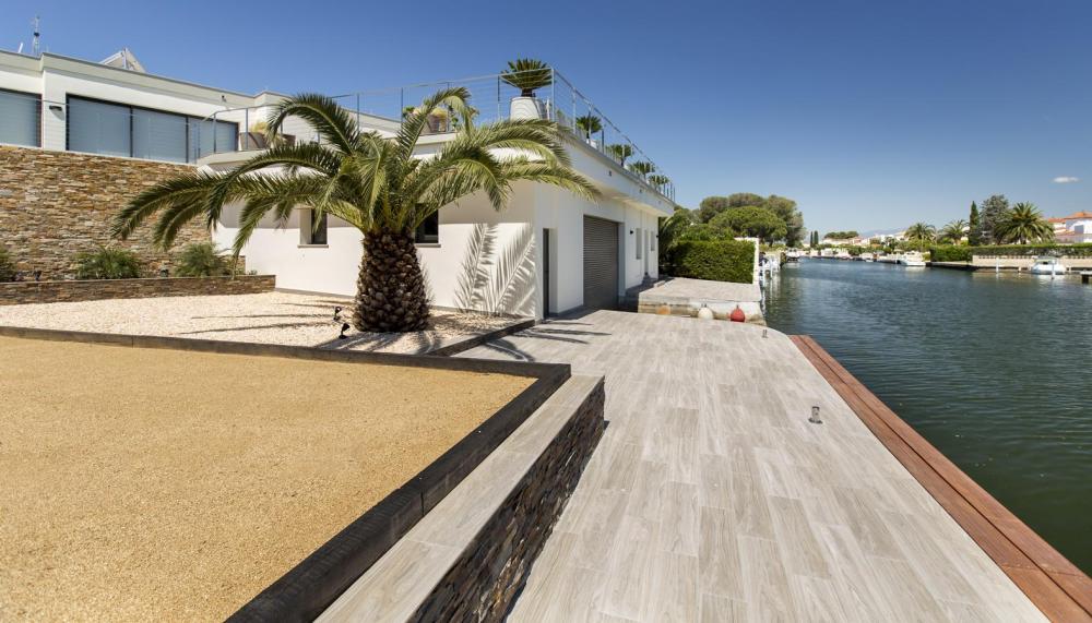 2015 Villa de lujo con 5 dormitorios , piscina y amarre Casa aislada / Villa Requesens Castelló d'Empúries