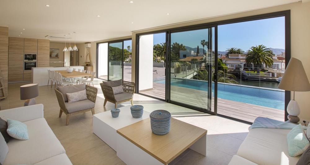 2015 Villa de lujo con 5 dormitorios , piscina y amarre Casa aislada / Villa Requesens Castelló d'Empúries