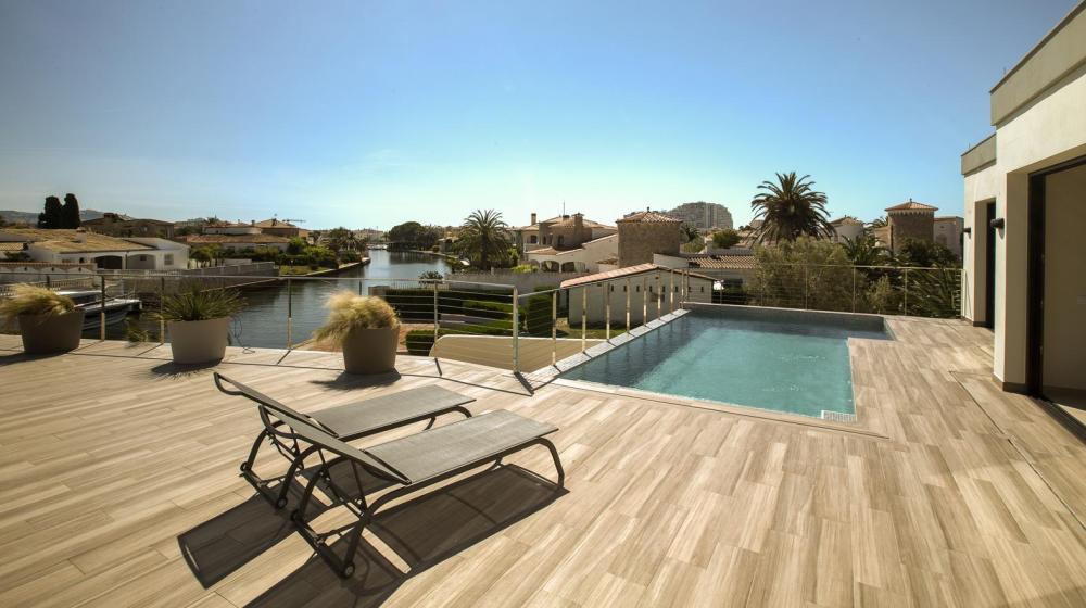 2015 Villa de lujo con 5 dormitorios , piscina y amarre Casa aislada / Villa Requesens Castelló d'Empúries