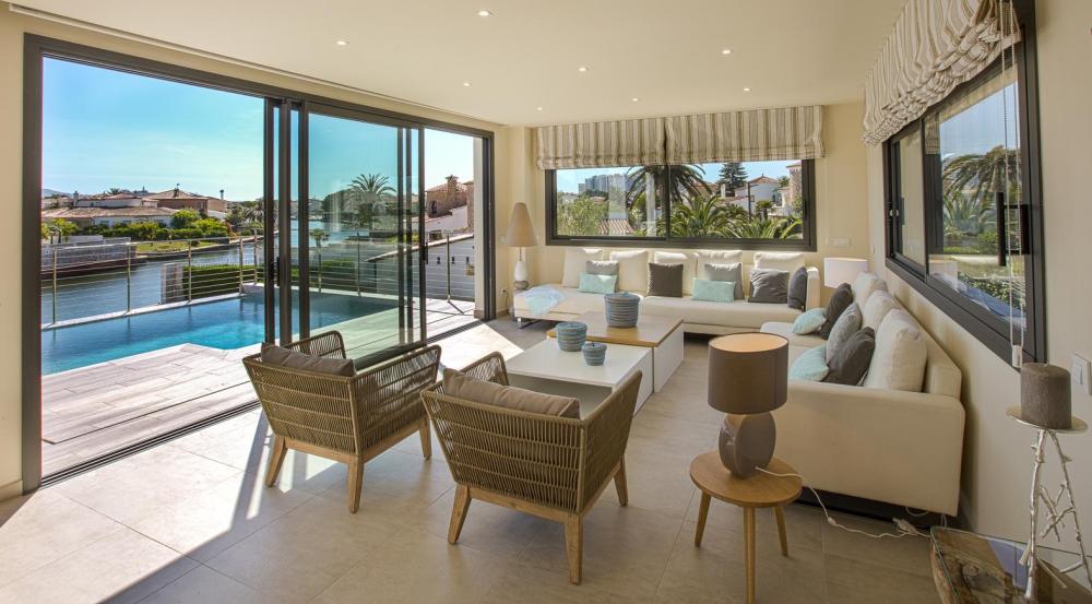 2015 Villa de lujo con 5 dormitorios , piscina y amarre Casa aislada / Villa Requesens Castelló d'Empúries