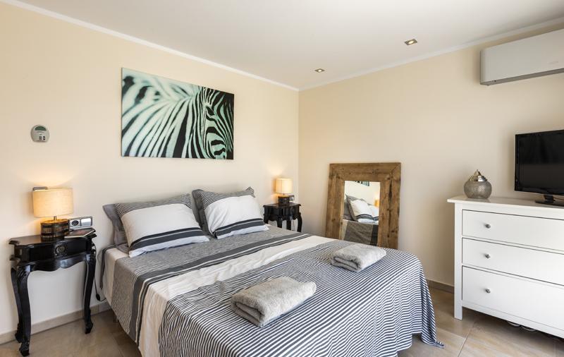 2016 Villa moderna al canal y piscina para 8 personas Casa aislada / Villa Noguera Castelló d'Empúries