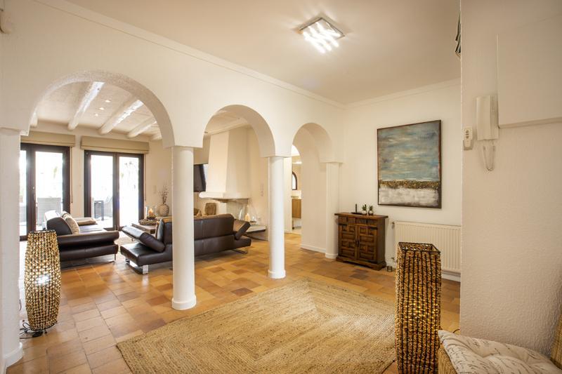 2018 Villa de planta baja al canal con 5 dormitorios, piscina y amarre Casa aislada / Villa Flamicell Castelló d'Empúries