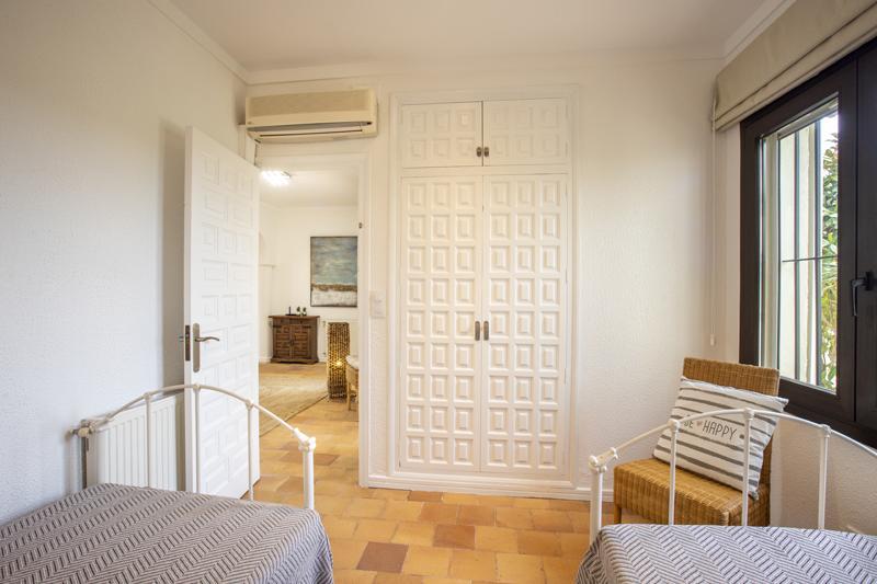 2018 Villa de planta baja al canal con 5 dormitorios, piscina y amarre Casa aislada / Villa Flamicell Castelló d'Empúries