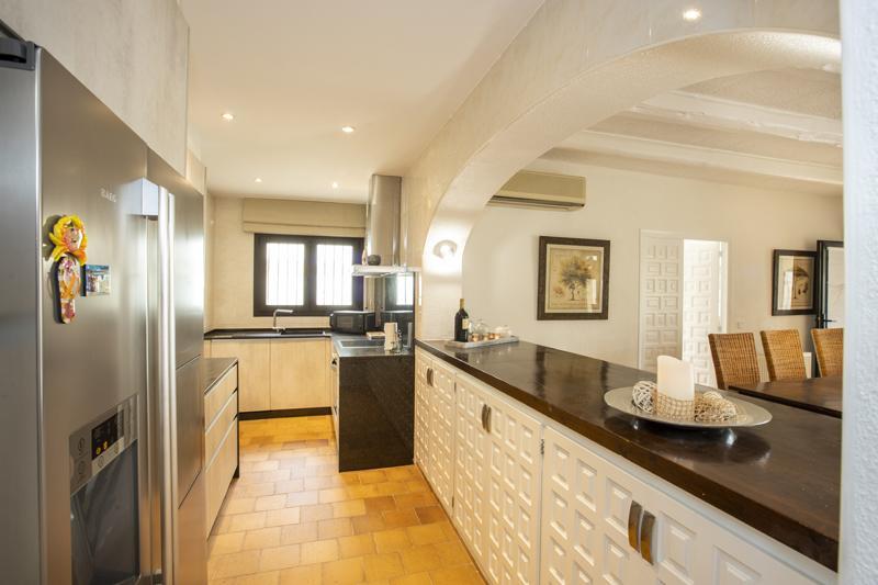 2018 Villa de planta baja al canal con 5 dormitorios, piscina y amarre Casa aislada / Villa Flamicell Castelló d'Empúries