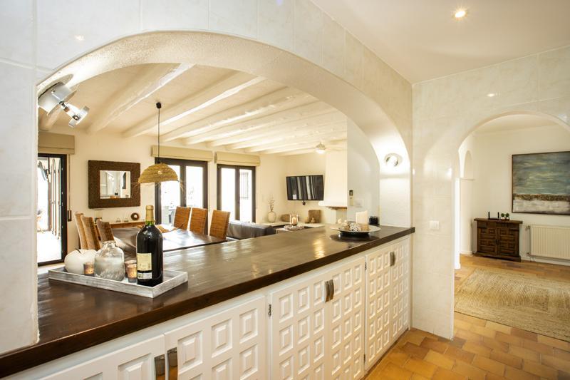 2018 Villa de planta baja al canal con 5 dormitorios, piscina y amarre Casa aislada / Villa Flamicell Castelló d'Empúries