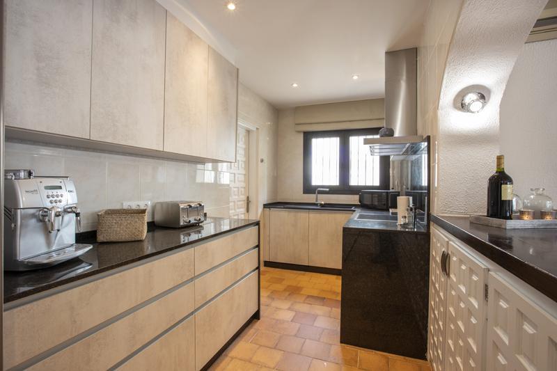 2018 Villa de planta baja al canal con 5 dormitorios, piscina y amarre Casa aislada / Villa Flamicell Castelló d'Empúries