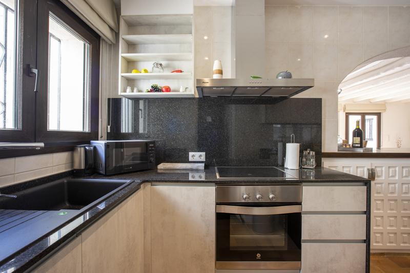 2018 Villa de planta baja al canal con 5 dormitorios, piscina y amarre Casa aislada / Villa Flamicell Castelló d'Empúries