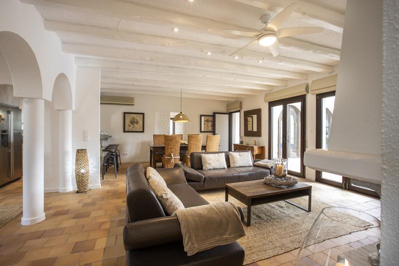 2018 Villa de planta baja al canal con 5 dormitorios, piscina y amarre Casa aislada / Villa Flamicell Castelló d'Empúries