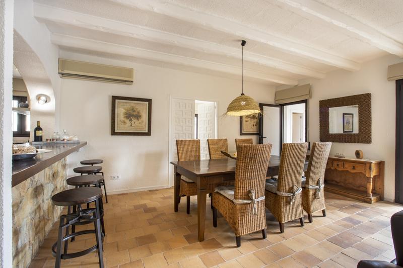 2018 Villa de planta baja al canal con 5 dormitorios, piscina y amarre Casa aislada / Villa Flamicell Castelló d'Empúries