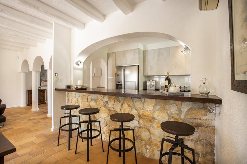 2018 Villa de planta baja al canal con 5 dormitorios, piscina y amarre Casa aislada / Villa Flamicell Castelló d'Empúries