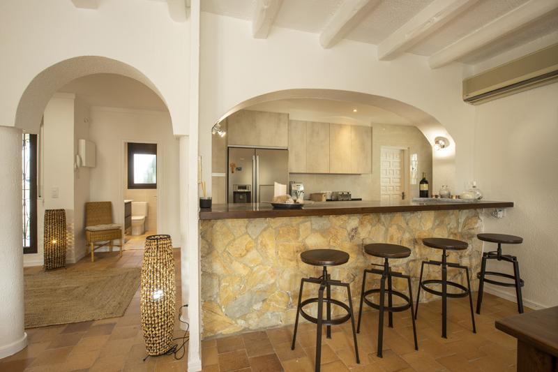 2018 Villa de planta baja al canal con 5 dormitorios, piscina y amarre Casa aislada / Villa Flamicell Castelló d'Empúries