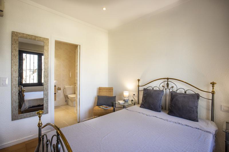 2018 Villa de planta baja al canal con 5 dormitorios, piscina y amarre Casa aislada / Villa Flamicell Castelló d'Empúries