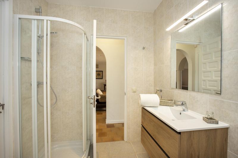 2018 Villa de planta baja al canal con 5 dormitorios, piscina y amarre Casa aislada / Villa Flamicell Castelló d'Empúries