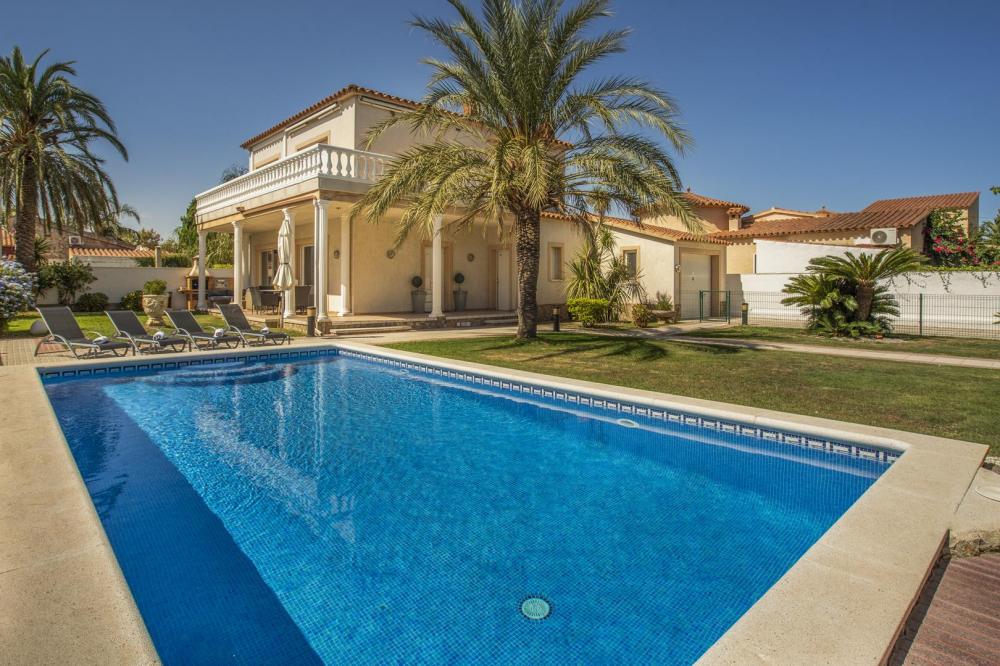 2019 Casa con 3 dormitorios y piscina Casa aislada / Villa Alberes Empuriabrava