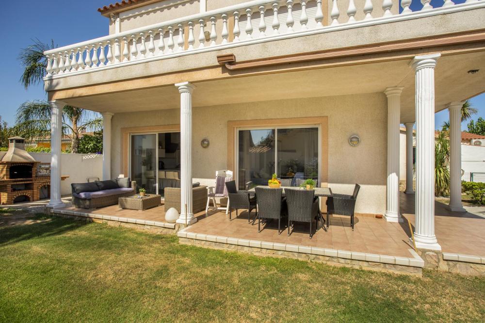 2019 Casa con 3 dormitorios y piscina Casa aislada / Villa Alberes Empuriabrava