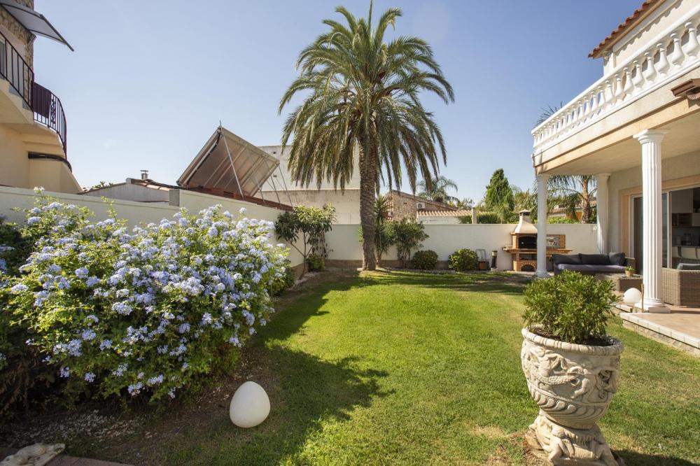 2019 Casa con 3 dormitorios y piscina Casa aislada / Villa Alberes Empuriabrava