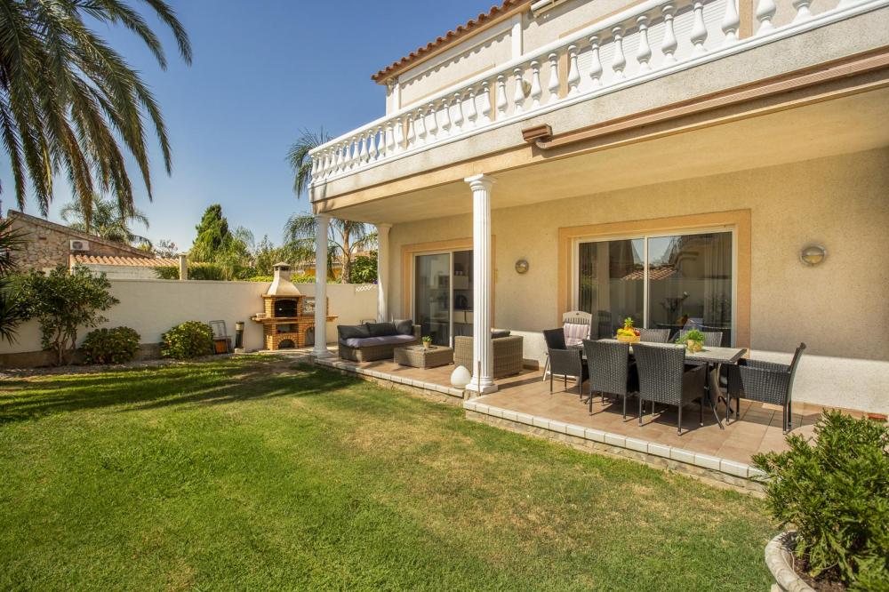 2019 Casa con 3 dormitorios y piscina Casa aislada / Villa Alberes Empuriabrava