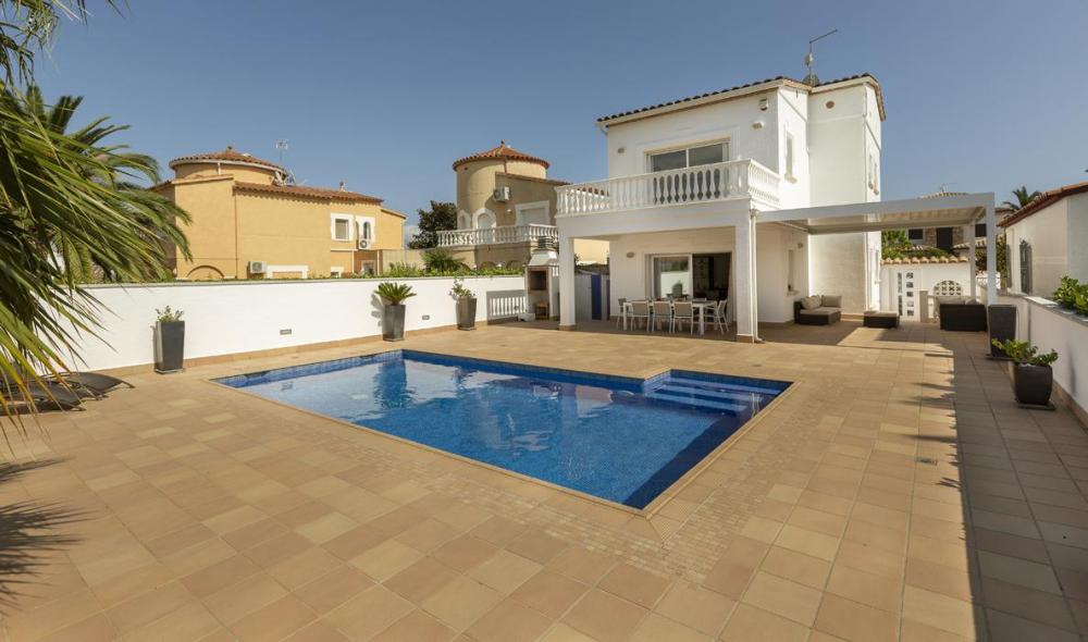 2024 Villa al canal con 4 dormitorios , piscina y amarre Casa aislada / Villa Ebre Castelló d'Empúries