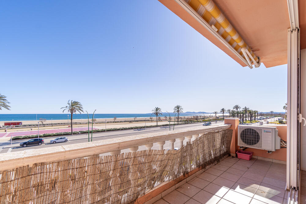 153 Agradable apartamento vistas al mar Apartamento Gran Reserva Empuriabrava 153 Agradable apartamento vistas al mar Apartamento Gran Reserva Empuriabrava