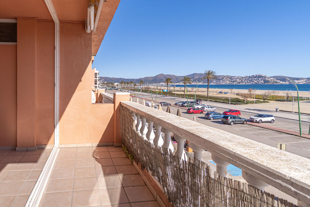 153 Agradable apartamento vistas al mar Apartamento Gran Reserva Empuriabrava 153 Agradable apartamento vistas al mar Apartamento Gran Reserva Empuriabrava