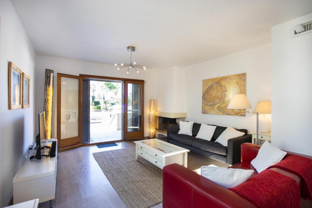 2026 Villa al canal con piscina y amarre para 8 personas Casa aislada / Villa Noguera Empuriabrava