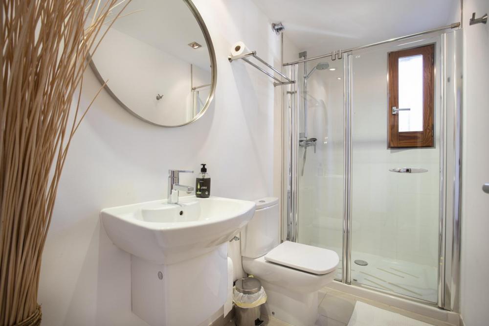 2026 Villa al canal con piscina y amarre para 8 personas Casa aislada / Villa Noguera Empuriabrava