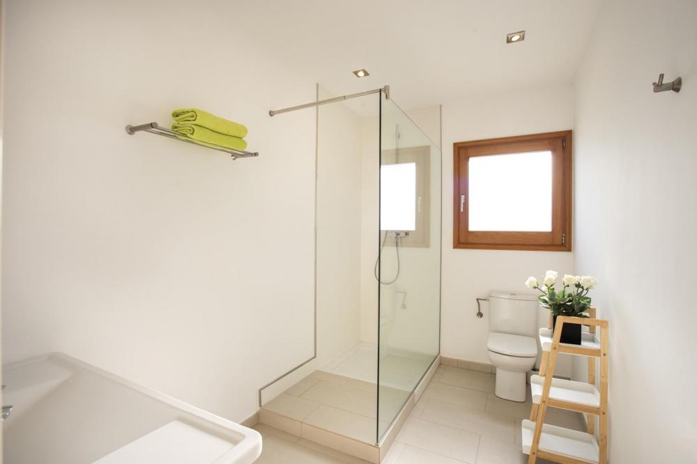 2026 Villa al canal con piscina y amarre para 8 personas Casa aislada / Villa Noguera Empuriabrava