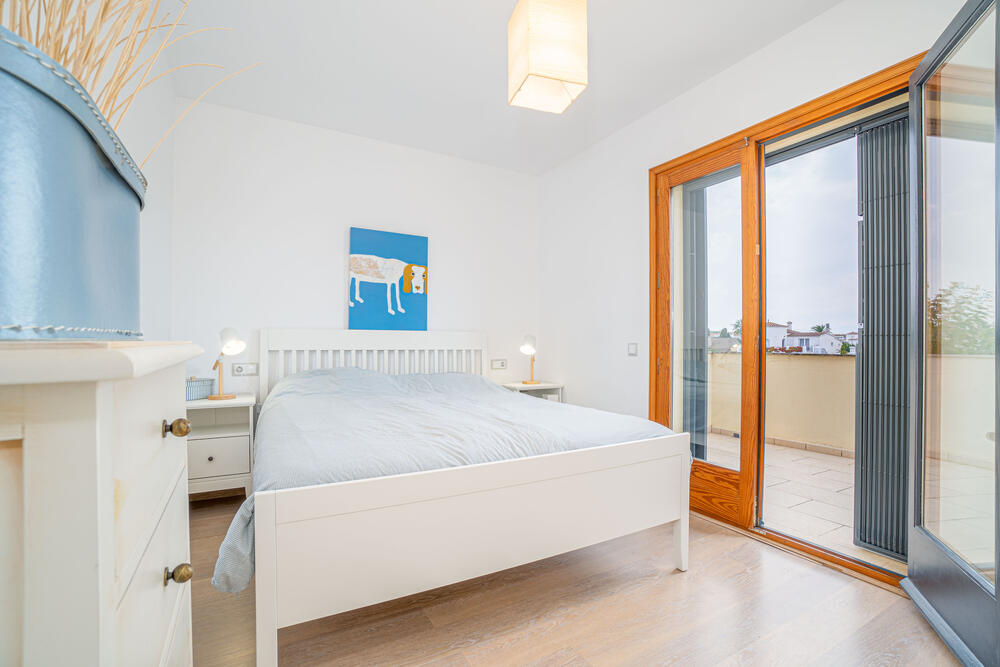 2026 Villa al canal con piscina y amarre para 8 personas Casa aislada / Villa Noguera Empuriabrava