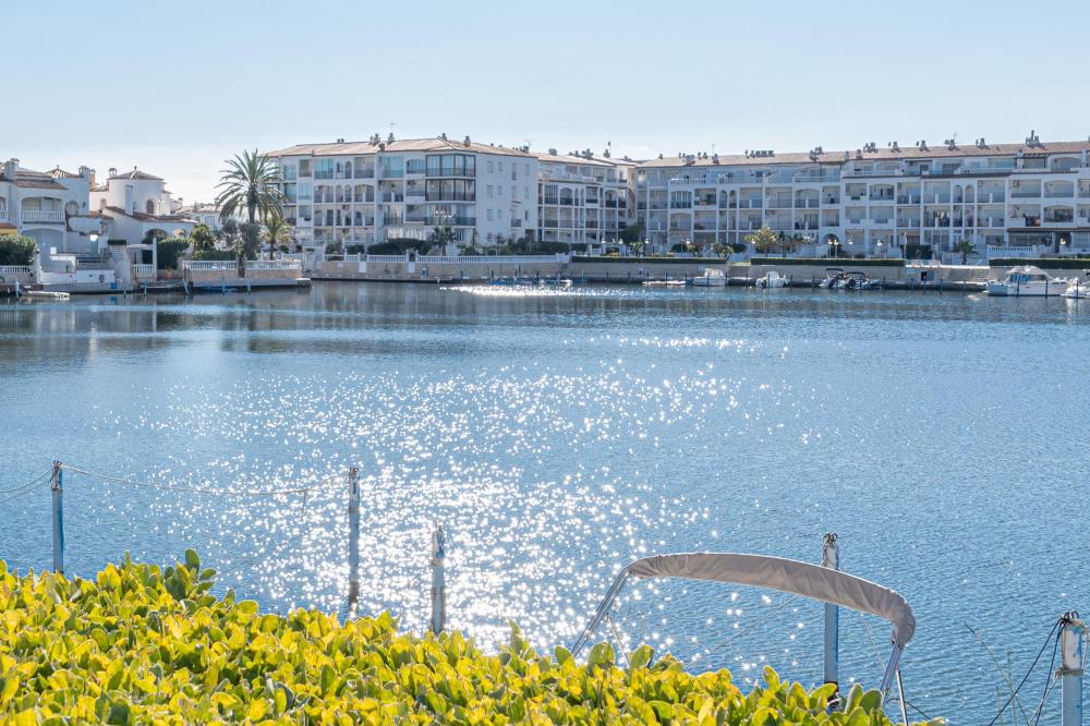 1014 Apartamento con vistas al lago con 1 dormitorio y piscina comunitaria Apartamento Lago San Maurici Empuriabrava