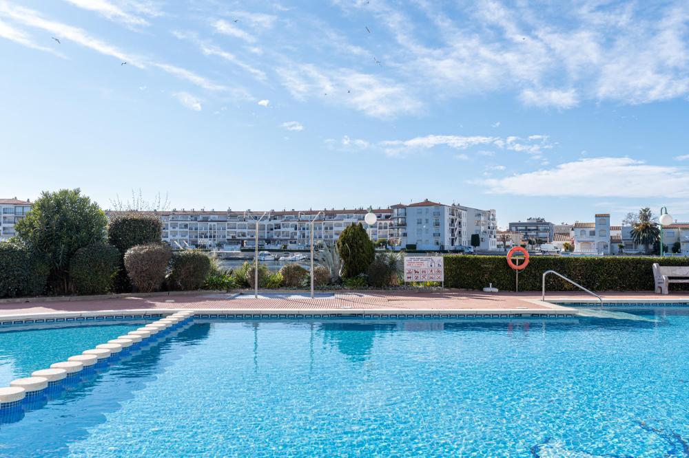 1014 Apartamento con vistas al lago con 1 dormitorio y piscina comunitaria Apartamento Lago San Maurici Empuriabrava
