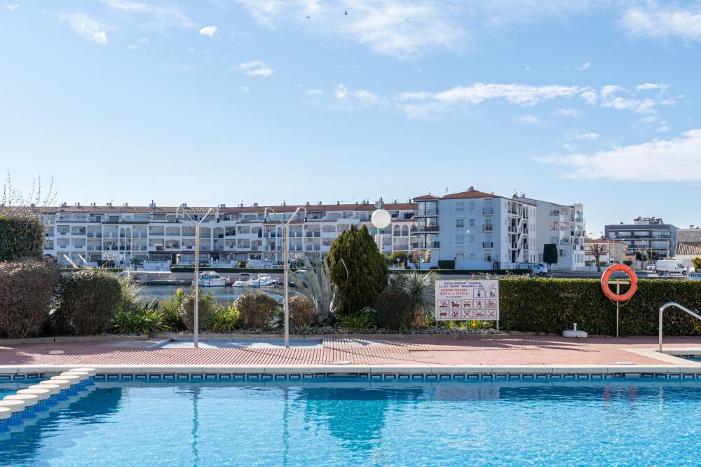 1014 Apartamento con vistas al lago con 1 dormitorio y piscina comunitaria Apartamento Lago San Maurici Empuriabrava