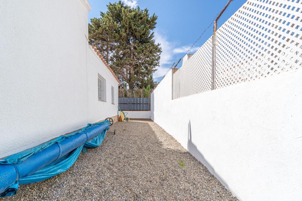 2010 Casa de planta baja con 3 habitaciones y piscina Casa aislada / Villa Montseny Empuriabrava