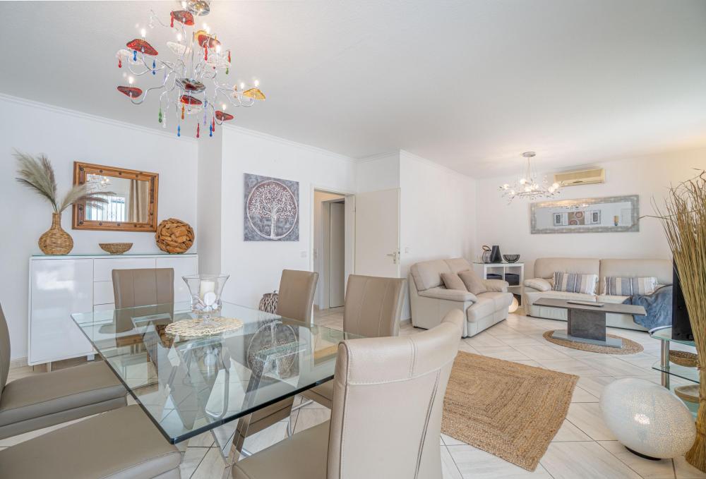 2010 Casa de planta baja con 3 habitaciones y piscina Casa aislada / Villa Montseny Empuriabrava