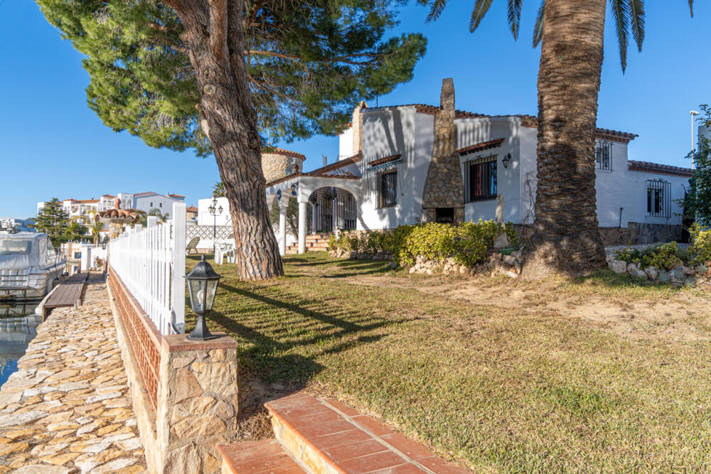 277 Casa Toldera Casa aislada / Villa Tordera Empuriabrava