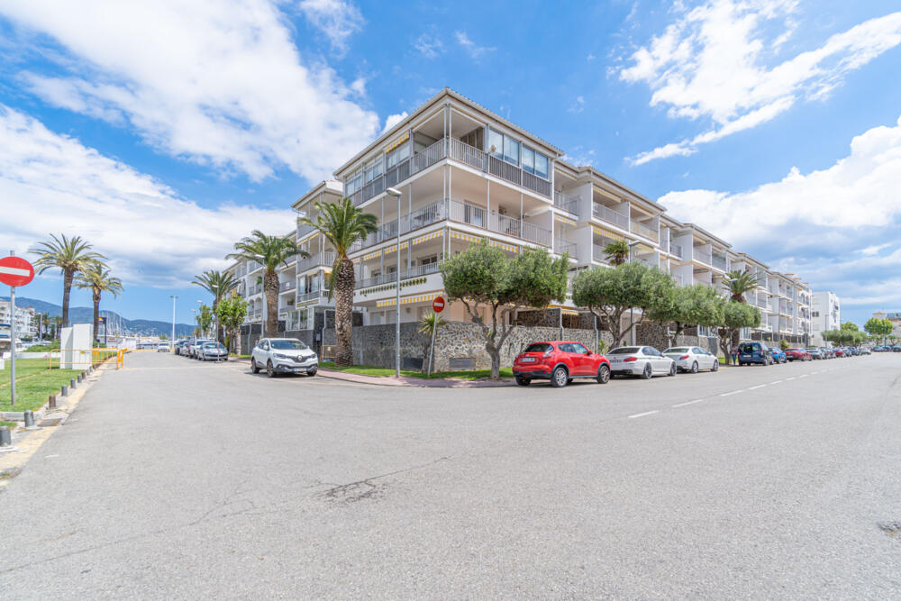 278 Apartamento con parking y vistas al canal Apartamento Poblat Tipic Empuriabrava 278 Apartamento con parking y vistas al canal Apartamento Poblat Tipic Empuriabrava