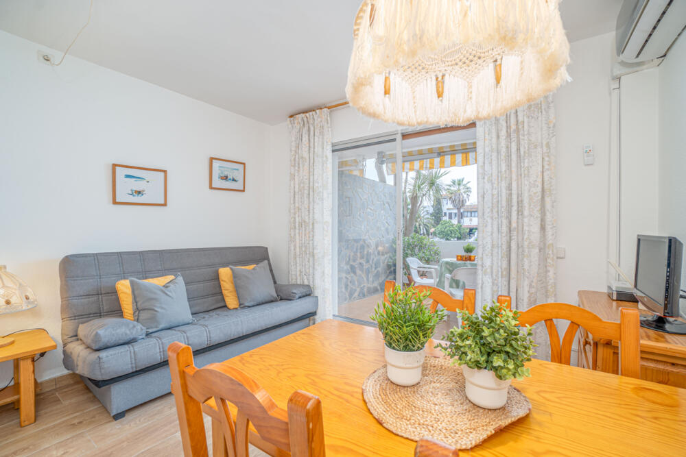 278 Apartamento con parking y vistas al canal Apartamento Poblat Tipic Empuriabrava 278 Apartamento con parking y vistas al canal Apartamento Poblat Tipic Empuriabrava