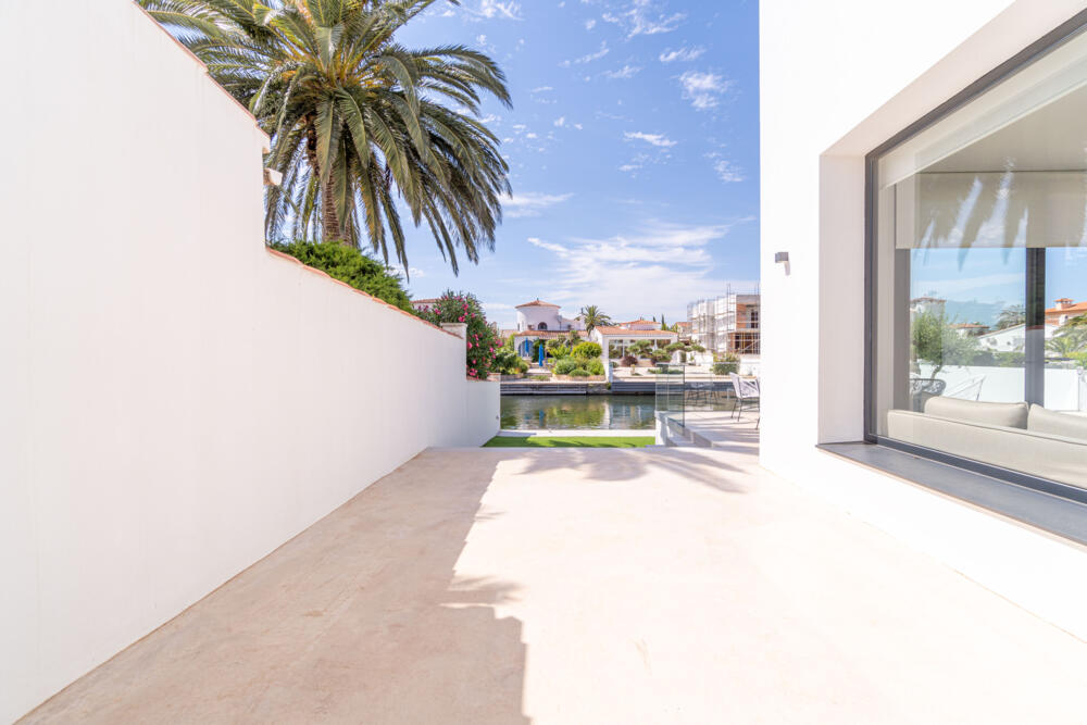 279 Casa Mahana Goertz Casa aislada / Villa  Empuriabrava