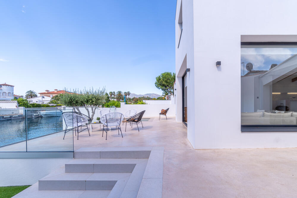 279 Casa Mahana Goertz Casa aislada / Villa  Empuriabrava