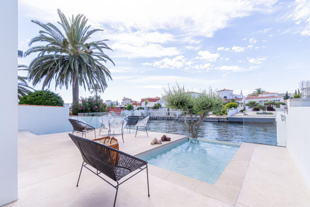 279 Casa Mahana Goertz Casa aislada / Villa  Empuriabrava