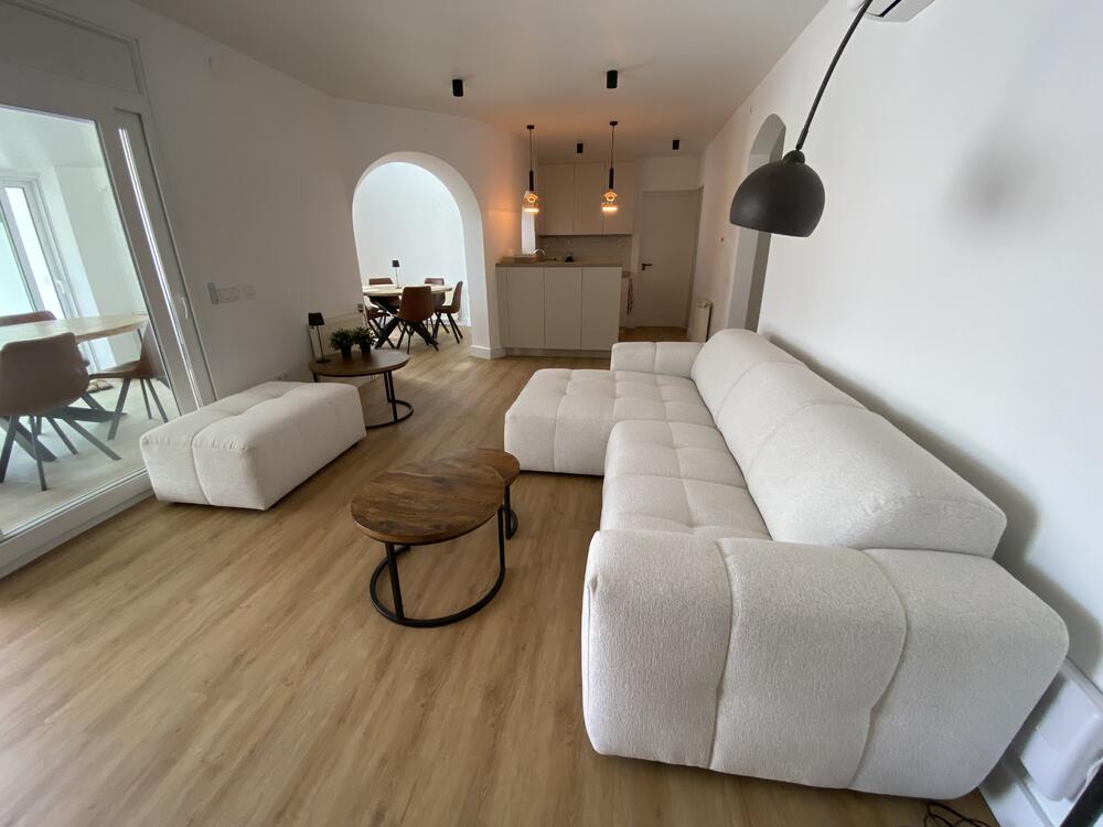 2028 Casa renovada  en planta baja al canal principal Casa aislada / Villa Alt Emporda Empuriabrava
