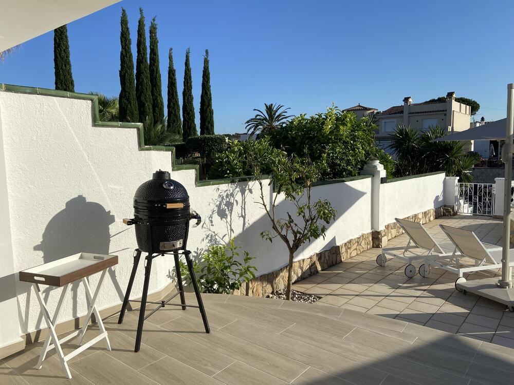 2028 Casa renovada  en planta baja al canal principal Casa aislada / Villa Alt Emporda Empuriabrava