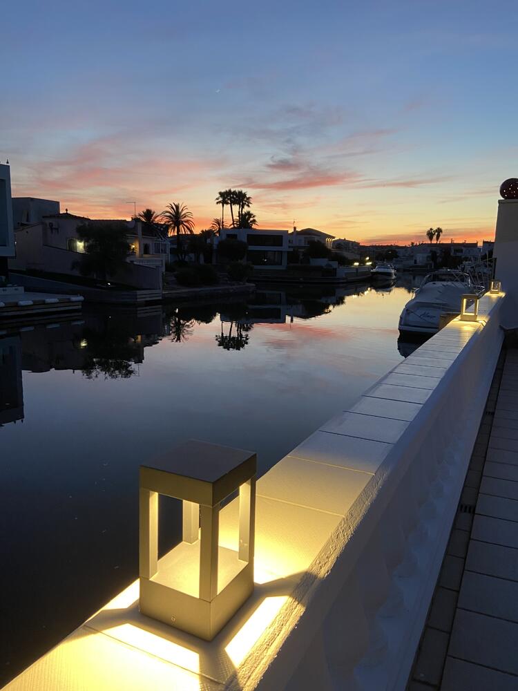 2028 Casa renovada  en planta baja al canal principal Casa aislada / Villa Alt Emporda Empuriabrava