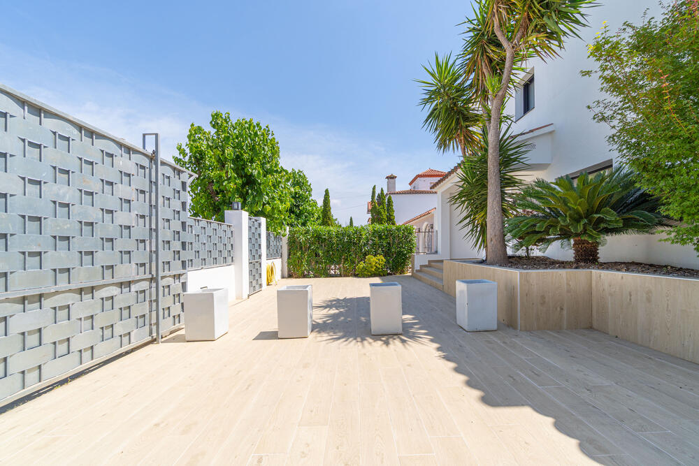 281 Casa Aloha Goertz - piscina y amarre 11,50 m Casa aislada / Villa Empuriabrava 281 Casa Aloha Goertz - piscina y amarre 11,50 m Casa aislada / Villa Empuriabrava